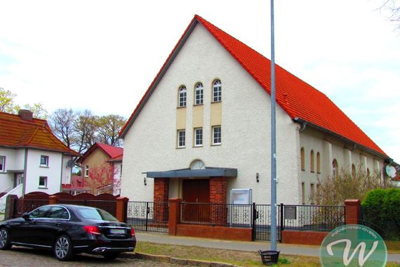 Gelegenheit Nr. 21: Stolzer Sakralbau mit "Einliegerwohnung" (freigezogen) in Eichwalde (verkauft)